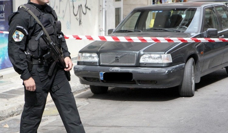 Αγία Βαρβάρα: Βομβιστική επίθεση σε αυτοκίνητο εκδότη