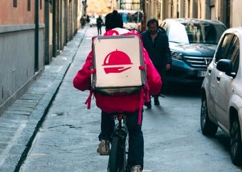 Νέα ευρωπαϊκή οδηγία για τους εργαζόμενους στις ευέλικτες μορφές απασχόλησης