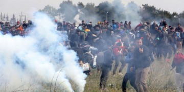 Διαβατά: Νέα επεισόδια ανάμεσα σε πρόσφυγες και ΜΑΤ