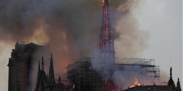 Η Αλβανία προσφέρει 100.000 ευρώ για την Παναγία των Παρισίων