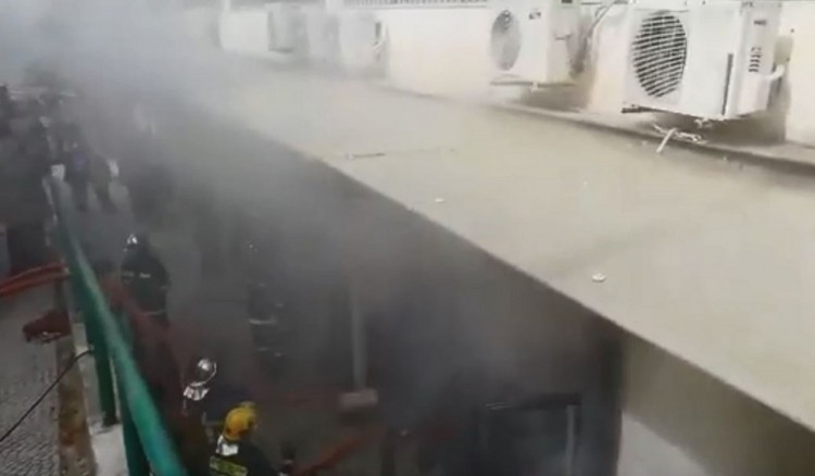 Υπό έλεγχο η φωτιά στο ΑΠΘ – Καλά στην υγεία της εγκλωβισμένη φοιτήτρια (βίντεο)