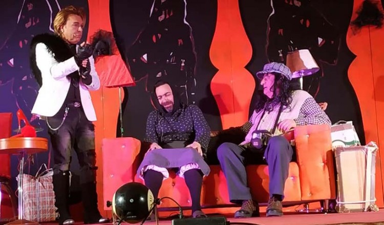 Η ποντιακή παράσταση «Γόβα Παρθένα» έρχεται για πρώτη φορά στην Αθήνα και υπόσχεται να χαρίσει άφθονο γέλιο