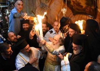 Ιεροσόλυμα: Το Μεγάλο Σάββατο άναψαν 353 κεριά για τη Γενοκτονία των Ποντίων (βίντεο)