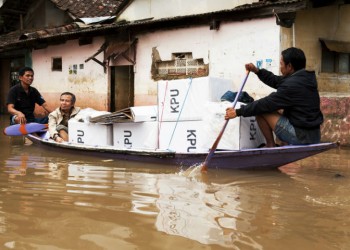 Ινδονησία: Περισσότεροι από 270 εκλογικοί υπάλληλοι πέθαναν μετρώντας ψήφους!