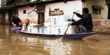 Ινδονησία: Περισσότεροι από 270 εκλογικοί υπάλληλοι πέθαναν μετρώντας ψήφους!