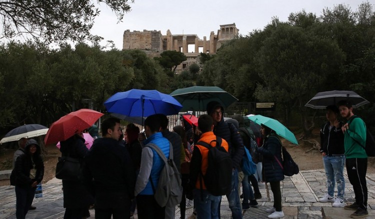 Βροχερός καιρός και σήμερα – Βελτίωση από το μεσημέρι 3