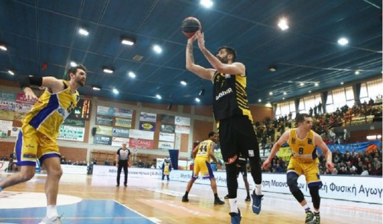 Δύσκολα η ΑΕΚ με Λαύριο, βήμα παραμονής από Πανιώνιο