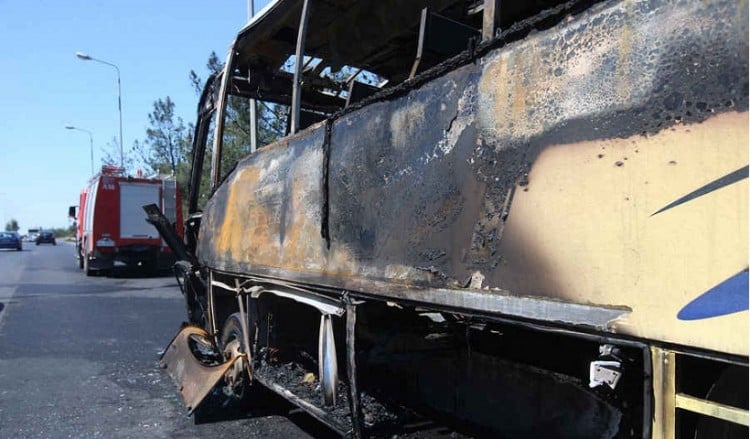 Φωτιά σε υπεραστικό λεωφορείο στην Κατερίνη