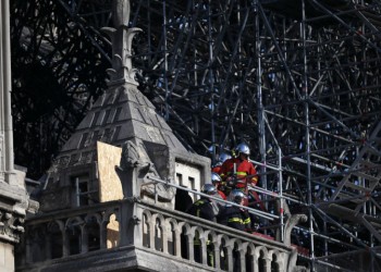 Λειτουργία ξανά στην Παναγία των Παρισίων