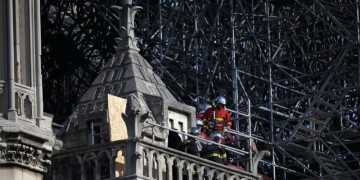 Λειτουργία ξανά στην Παναγία των Παρισίων