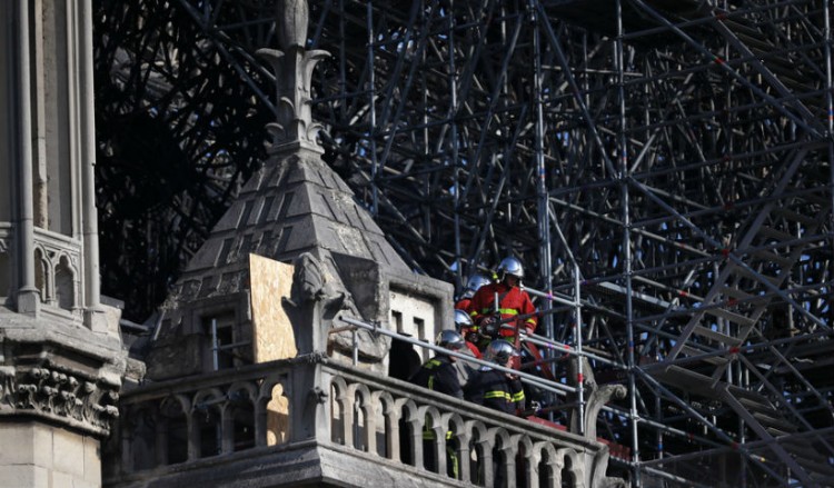 Λειτουργία ξανά στην Παναγία των Παρισίων