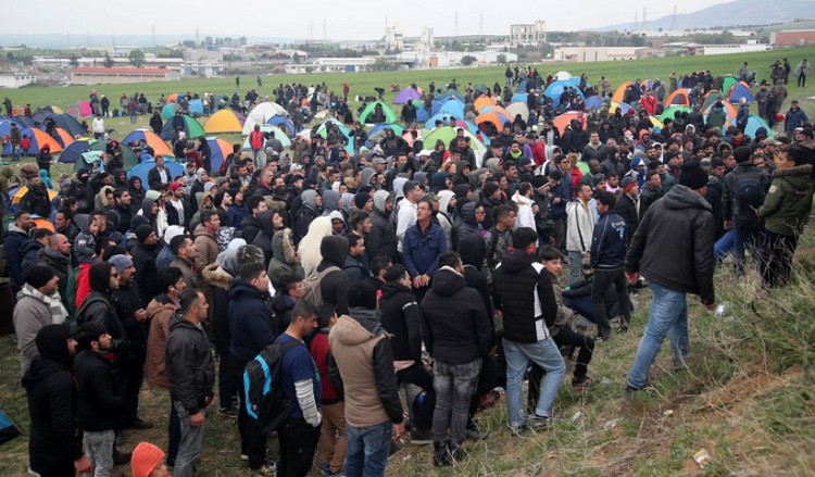 Διαβατά: Νέα επεισόδια ανάμεσα σε πρόσφυγες και ΜΑΤ