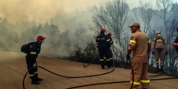 Ακόμα δύο φωτιές σε εξέλιξη, σε Ρέθυμνο και Αρχαία Ολυμπία