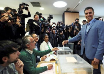 Ισπανία εκλογές: Προηγούνται οι Σοσιαλιστές του Σάντσεθ – Το ακροδεξιό Vox στη Βουλή