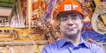 Ο ερευνητής του CERN Πάρης Σφήκας μέλος της Βρετανικής Βασιλικής Ακαδημίας Επιστημών