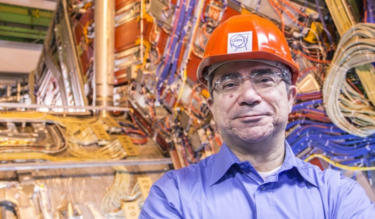 Ο ερευνητής του CERN Πάρης Σφήκας μέλος της Βρετανικής Βασιλικής Ακαδημίας Επιστημών