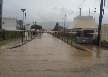Εικόνες καταστροφής στην Κρήτη από την κακοκαιρία – Κινδύνευσαν άνθρωποι