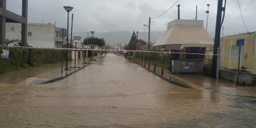 Εικόνες καταστροφής στην Κρήτη από την κακοκαιρία – Κινδύνευσαν άνθρωποι