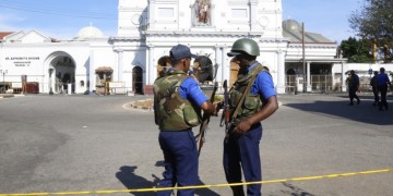 Σρι Λάνκα: Ο πρόεδρος της χώρας απαγορεύει το νικάμπ μετά τις επιθέσεις