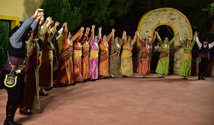 Το νέο ΔΣ του Συλλόγου Ποντίων Νέας Καρβάλης - Λεύκης