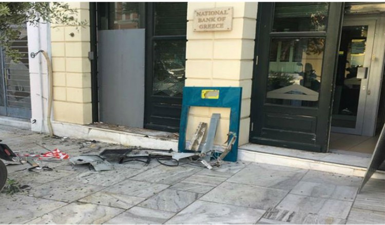 Έκρηξη σε ATM και πυροβολισμοί στο Θησείο
