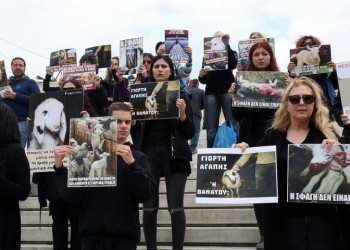 Διαμαρτυρία vegan στο Σύνταγμα για το σούβλισμα του αρνιού