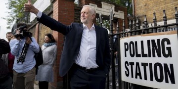 Άνοιξαν οι πρώτες κάλπες για τις Ευρωκλογές 2019