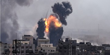 Γάζα: Μπαράζ ρουκετών και αεροπορικών επιδρομών