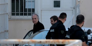 Στο Δικαστικό Συμβούλιο Βόλου ο Κουφοντίνας για την 9ήμερη άδεια