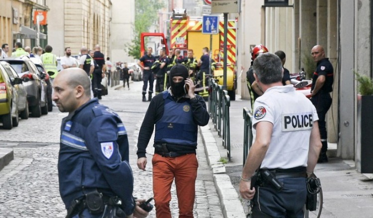 Έκρηξη με τραυματίες στη Λιόν – «Είναι επίθεση» λέει ο Μακρόν