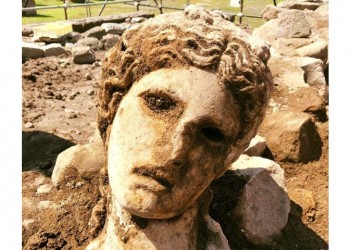 Στη Ρώμη βρέθηκε μαρμάρινη κεφαλή του Διονύσου ηλικίας 2.000 ετών!