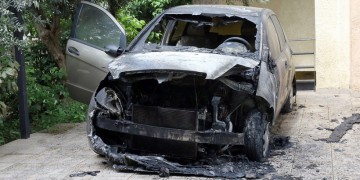 Καταδρομική επίθεση στο ΑΤ Καισαριανής και στο σπίτι δημοσιογράφου στου Παπάγου (βίντεο)