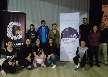 Θεσσαλονίκη: Συγκινητική εκδήλωση μνήμης της Γενοκτονίας από τις νεολαίες Ποντίων και Αρμενίων