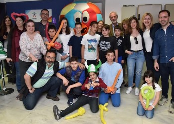Η «τυχερή» κάμερα του ΟΠΑΠ μοιράζει δώρα στους φιλάθλους του Παναθηναϊκού (βίντεο)