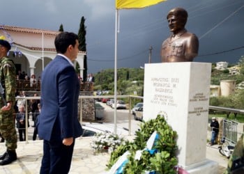 Αποκαλυπτήρια προτομής του αγνοούμενου φαντάρου Β. Μονάχου το 1974 στην Κύπρο