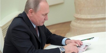 Ο Πούτιν υπέγραψε νόμο για ρωσικά διαβατήρια σε Ουκρανούς πολίτες