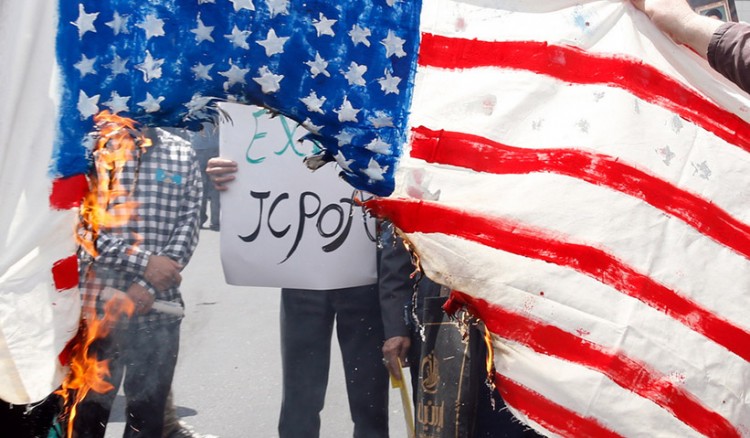 ΗΠΑ-Ιράν: Στρατιωτικοί σχεδιασμοί τέθηκαν επί τάπητος στον Λευκό Οίκο