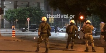 Θεσσαλονίκη: Επεισόδια με μολότοφ έξω από το τουρκικό προξενείο