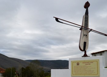 Αφιέρωμα του ΑΠΕ-ΜΠΕ στα μνημεία ποντιακής λύρας στην Ελλάδα