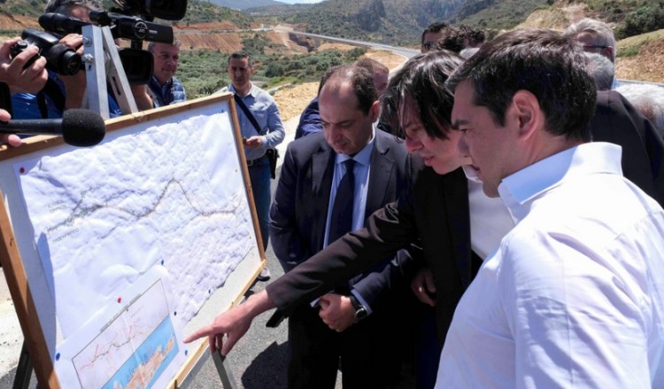 Τσίπρας: Οι Κρητικοί δικαιούνται ένα σύγχρονο οδικό δίκτυο