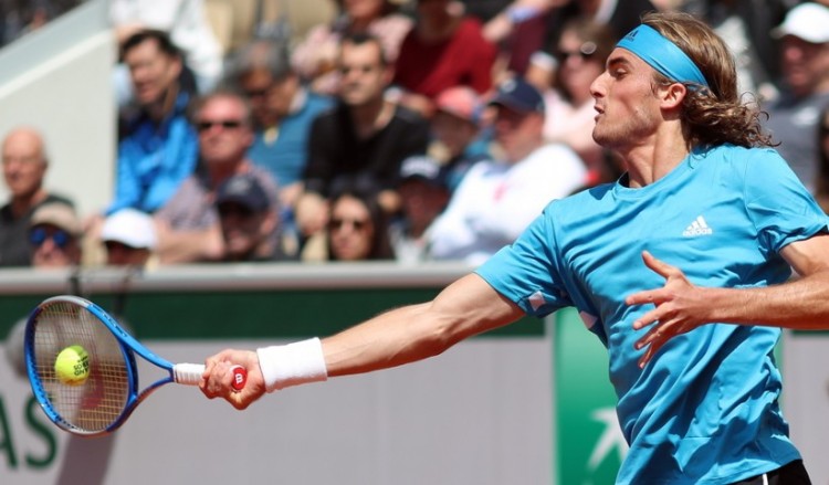 Ο Τσιτσιπάς στην 8άδα του Roland Garros, νίκησε εύκολα τον Ντιμιτρόφ (βίντεο)