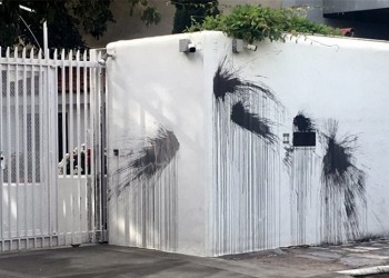 Ο Ρουβίκωνας πίσω από την επίθεση στο σπίτι του Αμερικανού πρέσβη Τζέφρι Πάιατ (βίντεο)