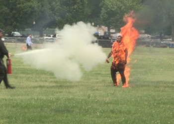 ΗΠΑ: Άνδρας αυτοπυρπολήθηκε έξω από τον Λευκό Οίκο (φωτο, βίντεο)