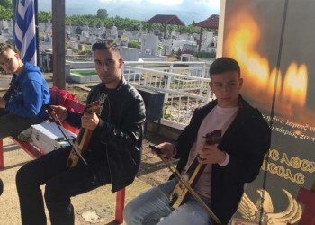 Για 4η χρονιά αναβίωσε το ταφικό έθιμο στη Χαρίεσσα Νάουσας