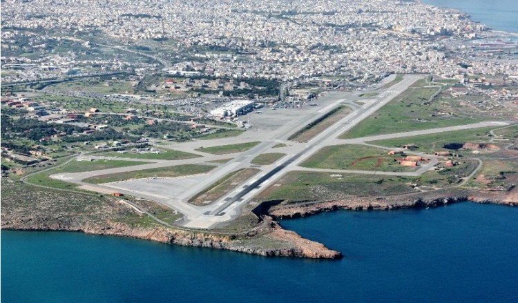 Ηράκλειο: Στις φλόγες κινητήρας αεροσκάφους στο «Ν. Καζαντζάκης»