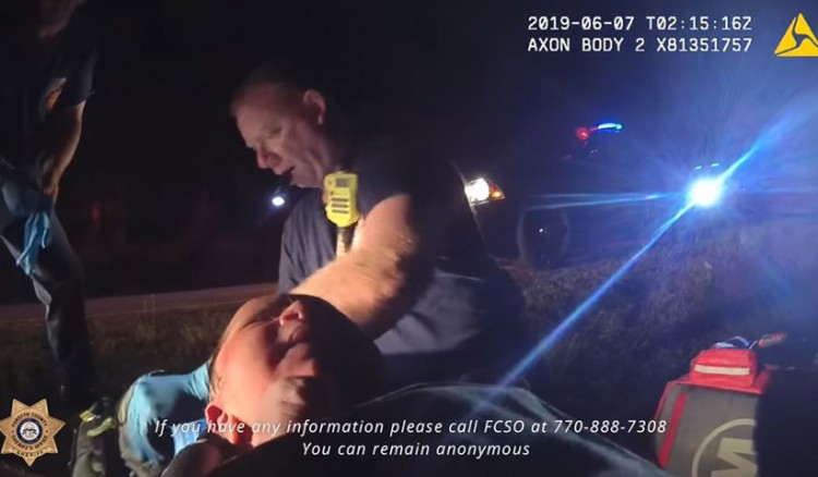 Σοκ με το βίντεο του μωρού που βρέθηκε κλεισμένο σε πλαστική σακούλα στις ΗΠΑ