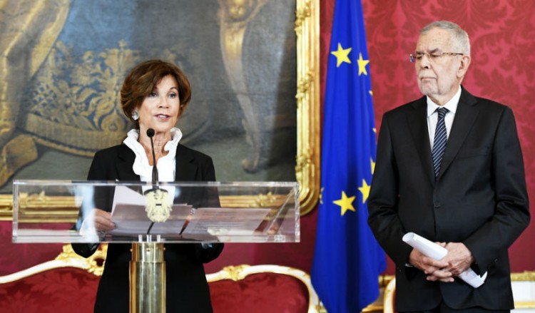 Αυστρία: Ορκίζεται η νέα κυβέρνηση μετά το σκάνδαλο της Ίμπιζα