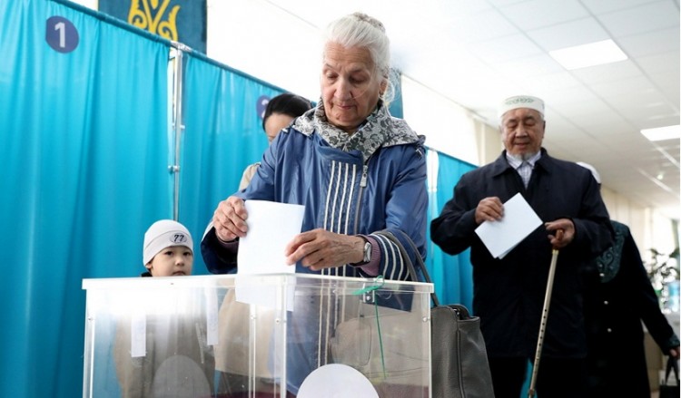 Ξεπερνά το 50% το ποσοστό συμμετοχής στις προεδρικές εκλογές στο Καζακστάν