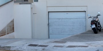 Μαφιόζικη εκτέλεση στη Γλυφάδα: Πού ψάχνει η ΕΛΑΣ