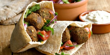 Φαλάφελ: Το παραδοσιακό πιάτο που έχει γίνει μόδα